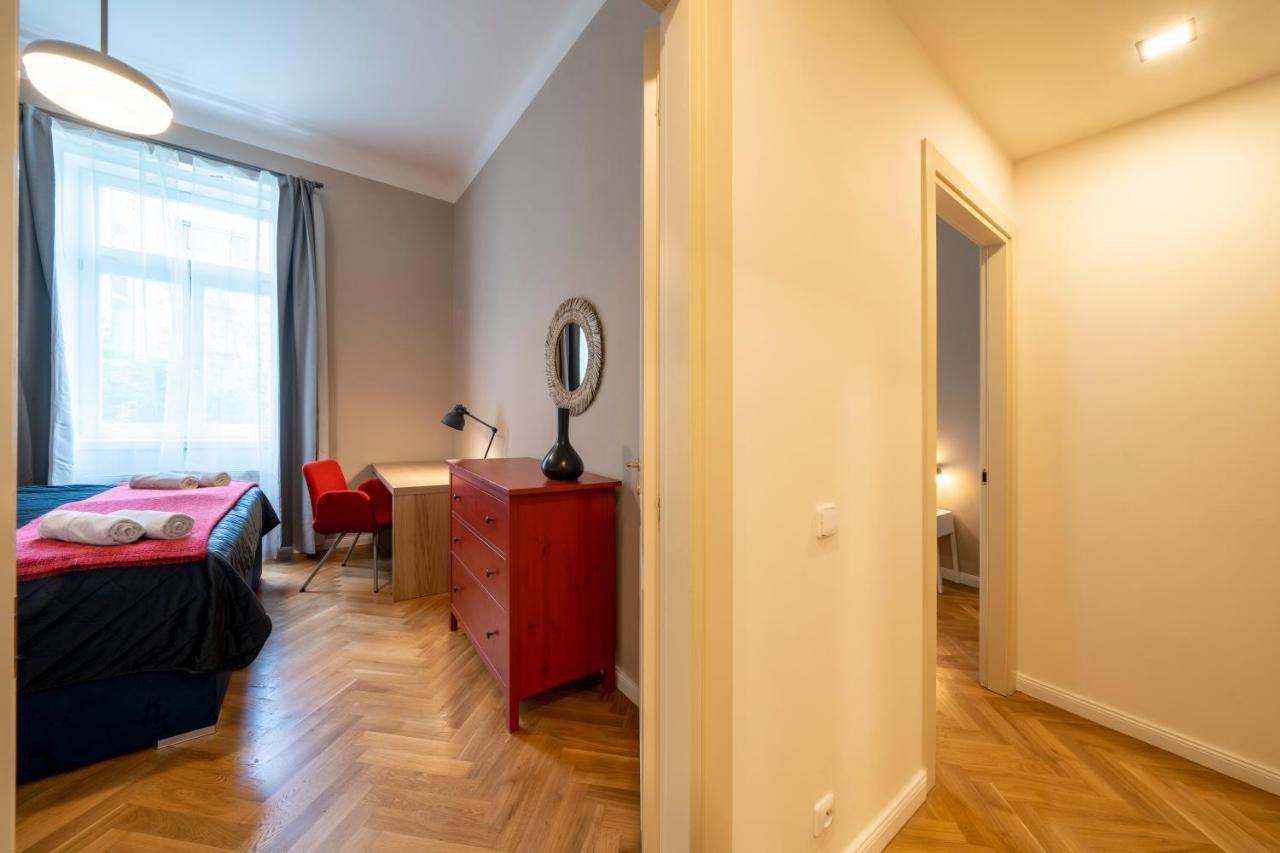 Apart Hotel Zborovska Prag Exteriör bild