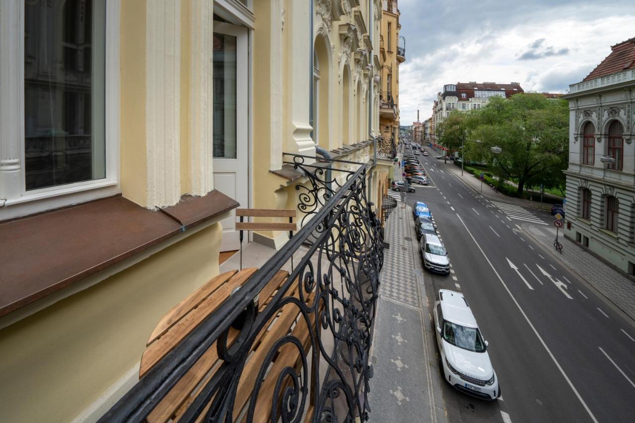 Apart Hotel Zborovska Prag Exteriör bild