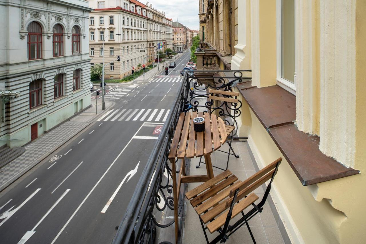 Apart Hotel Zborovska Prag Exteriör bild