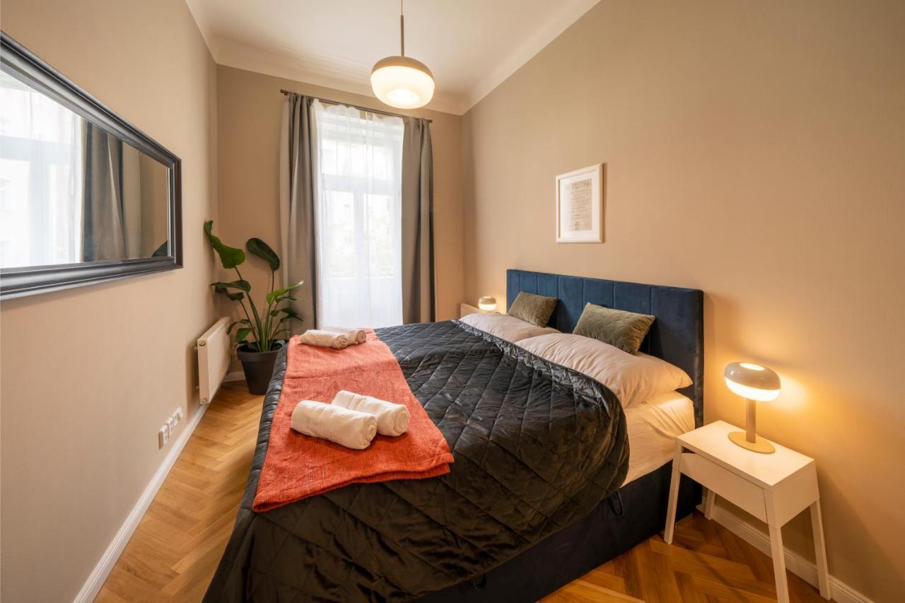 Apart Hotel Zborovska Prag Exteriör bild