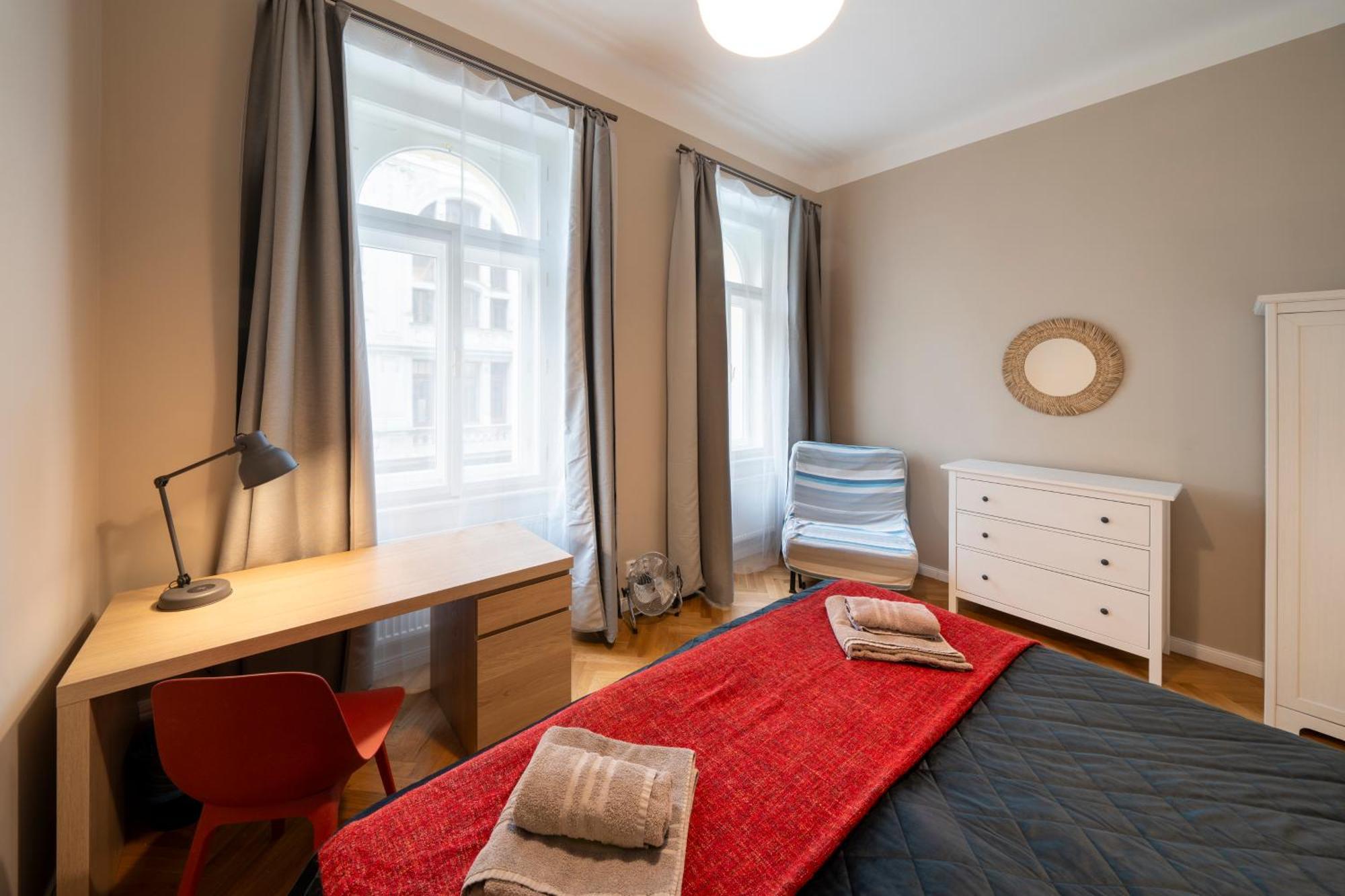 Apart Hotel Zborovska Prag Exteriör bild
